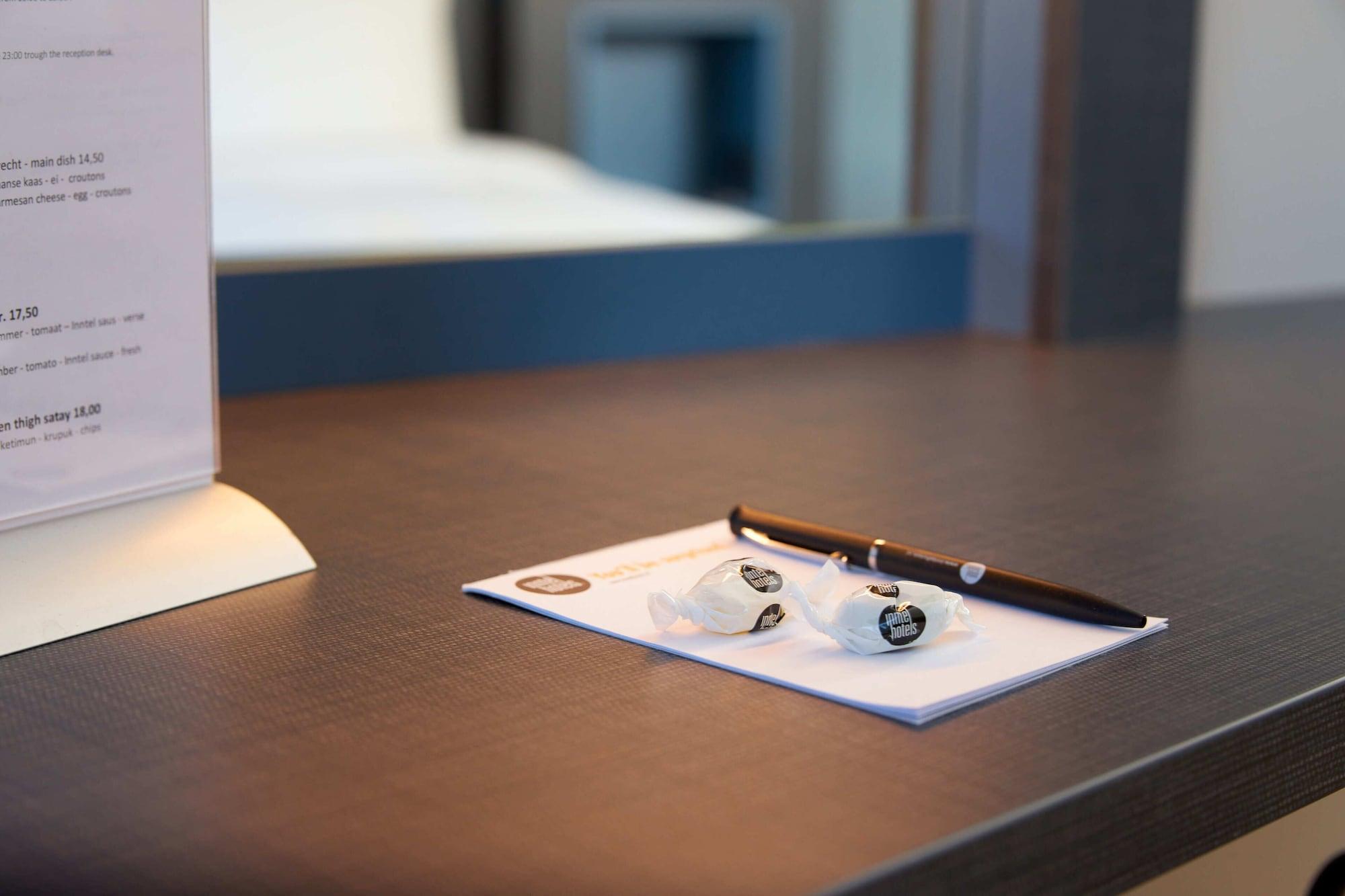 Отель Doubletree By Hilton Rotterdam Centre Экстерьер фото