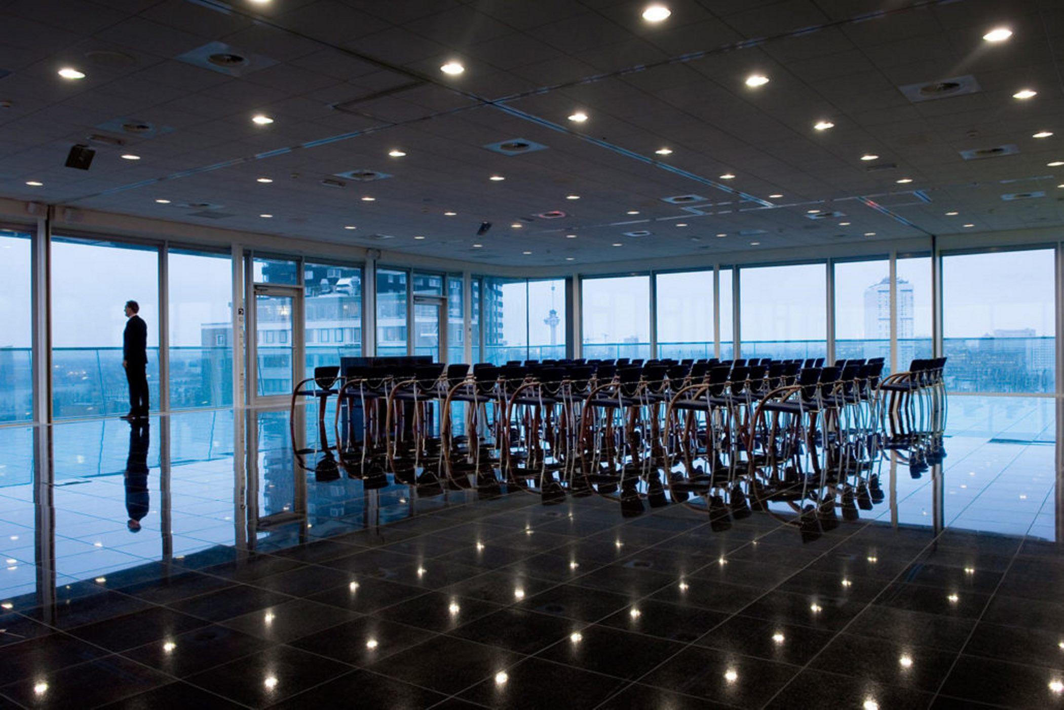 Отель Doubletree By Hilton Rotterdam Centre Экстерьер фото