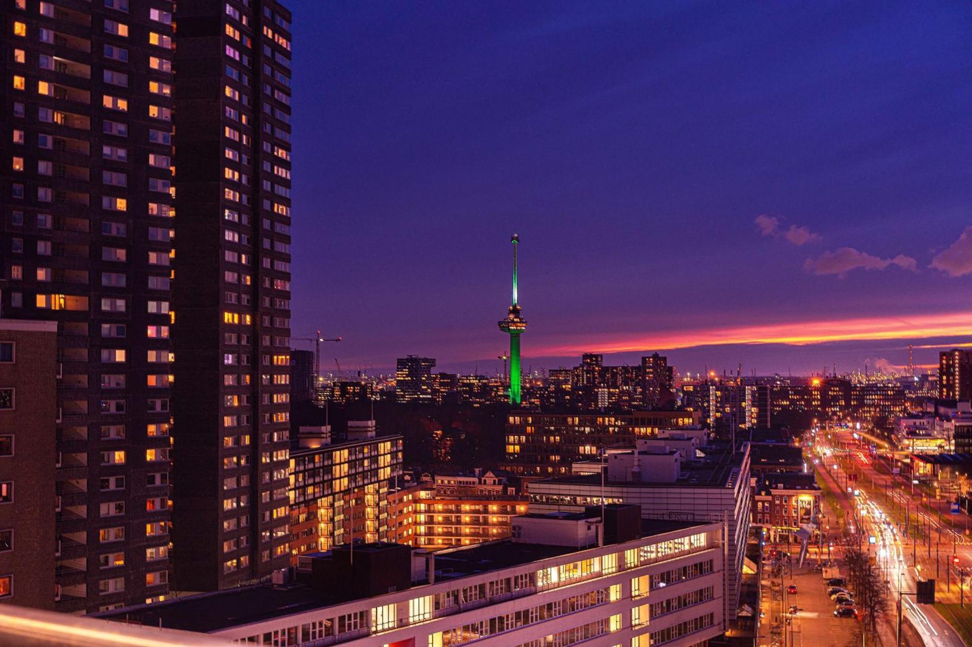 Отель Doubletree By Hilton Rotterdam Centre Экстерьер фото