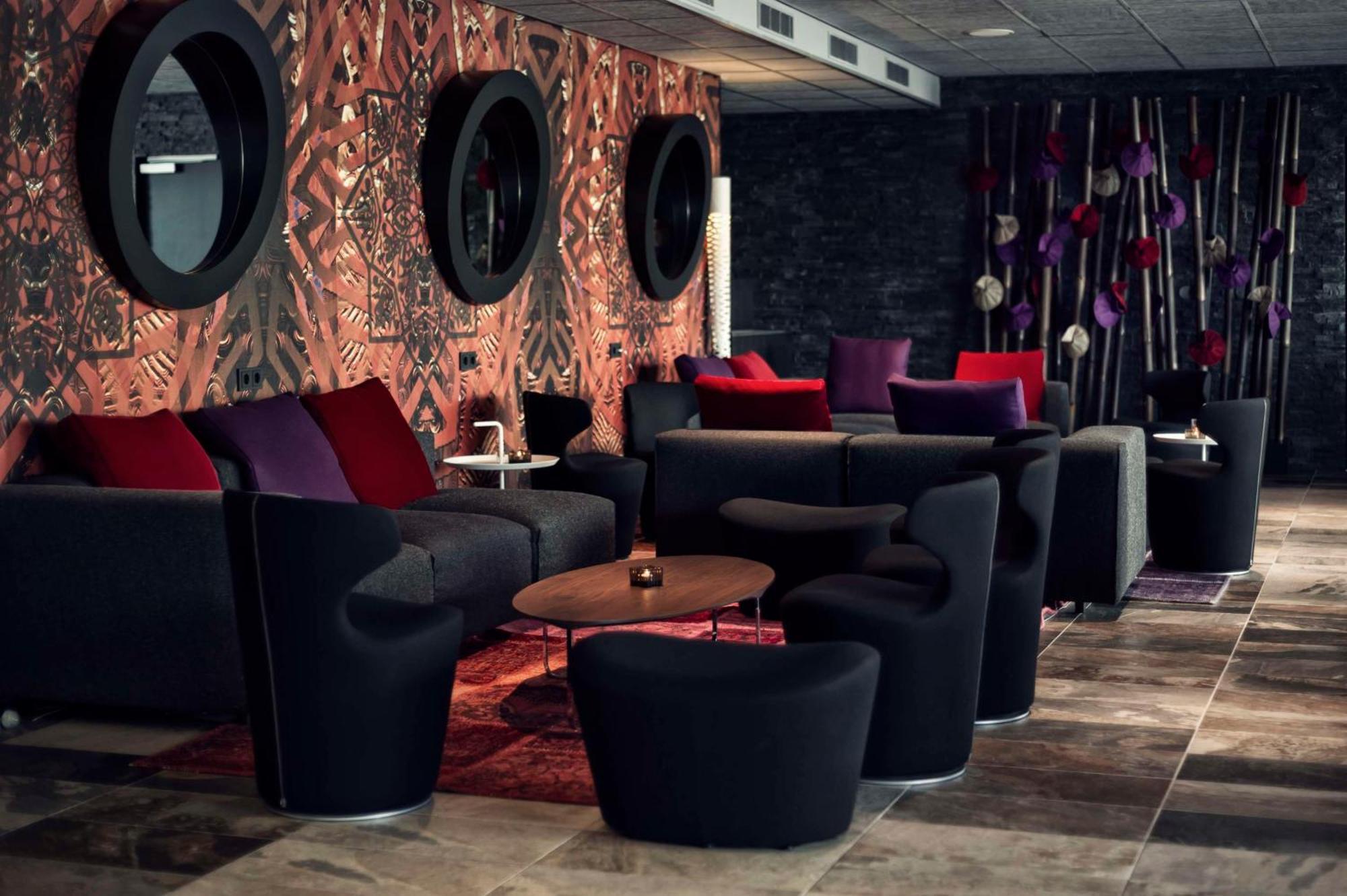Отель Doubletree By Hilton Rotterdam Centre Экстерьер фото