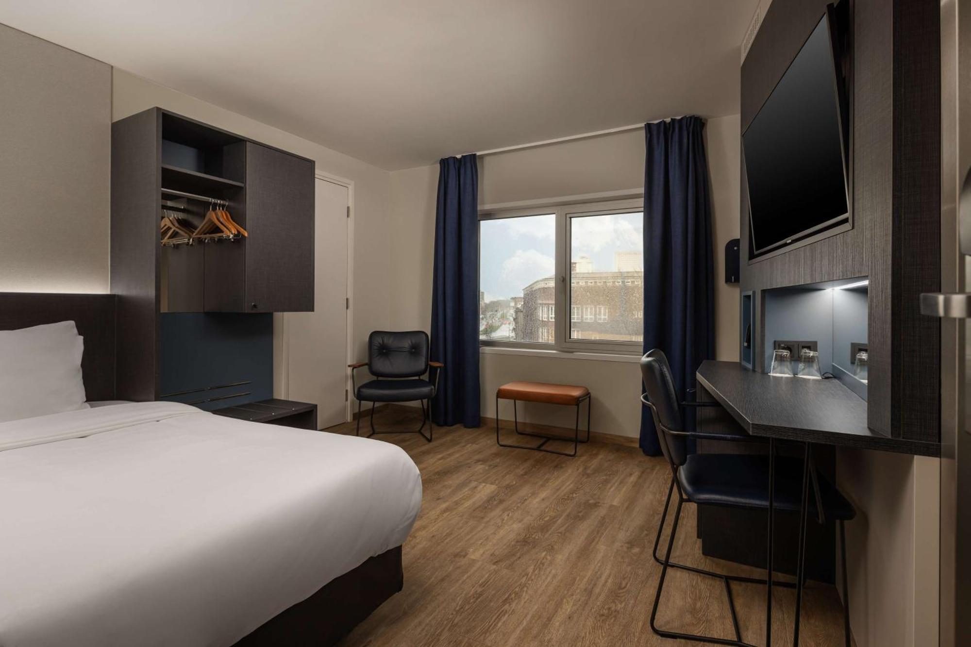 Отель Doubletree By Hilton Rotterdam Centre Экстерьер фото
