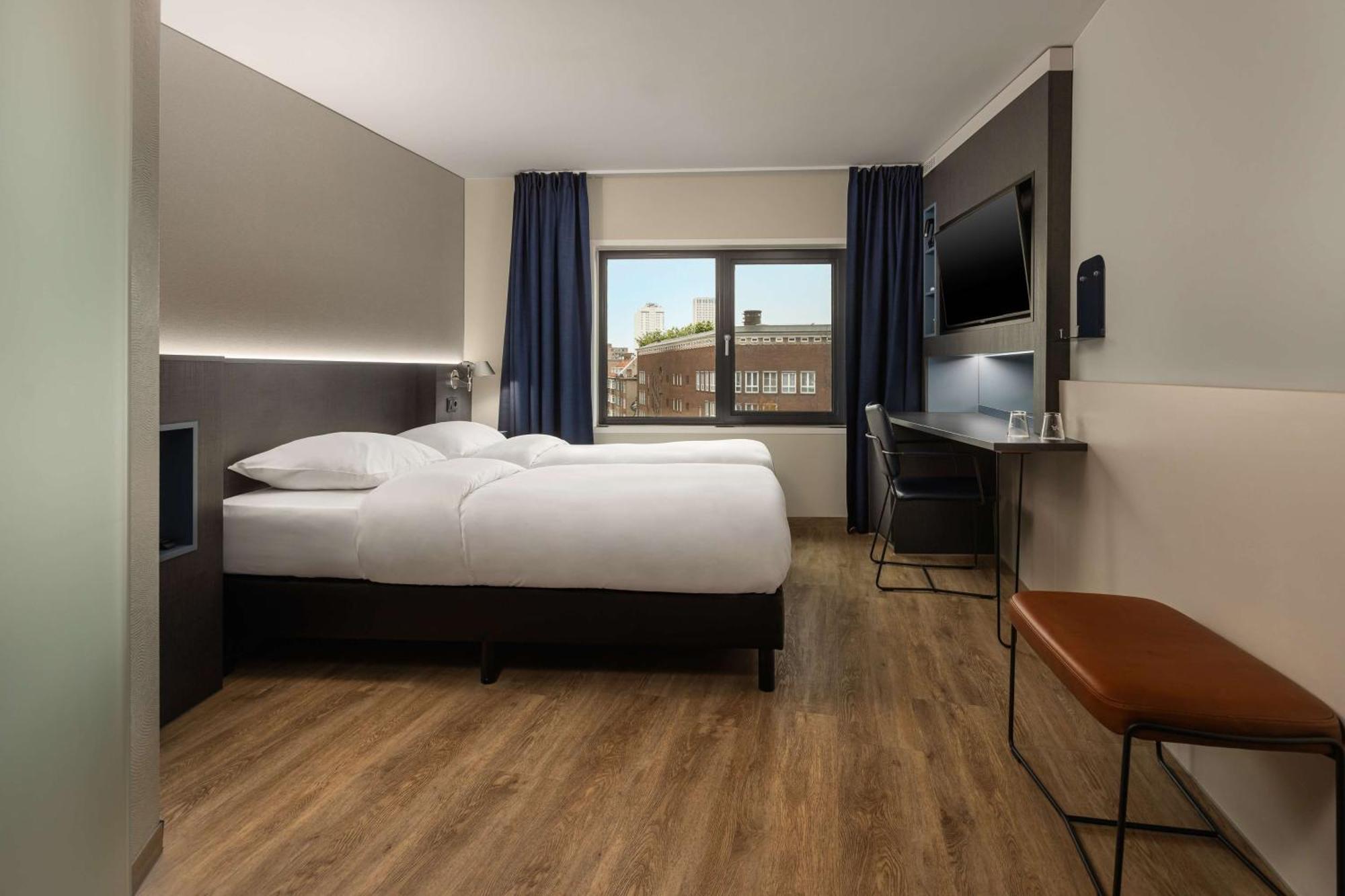 Отель Doubletree By Hilton Rotterdam Centre Экстерьер фото
