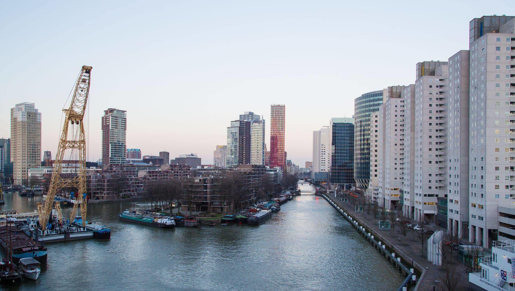 Отель Doubletree By Hilton Rotterdam Centre Экстерьер фото