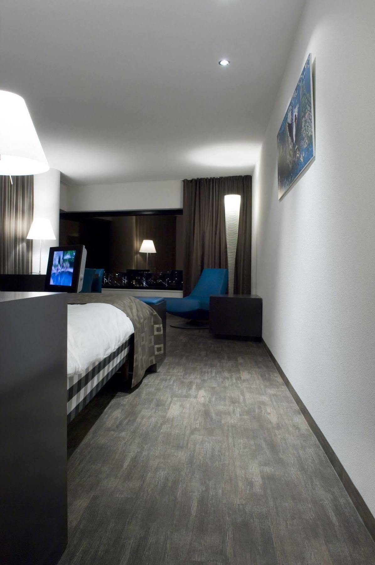Отель Doubletree By Hilton Rotterdam Centre Номер фото